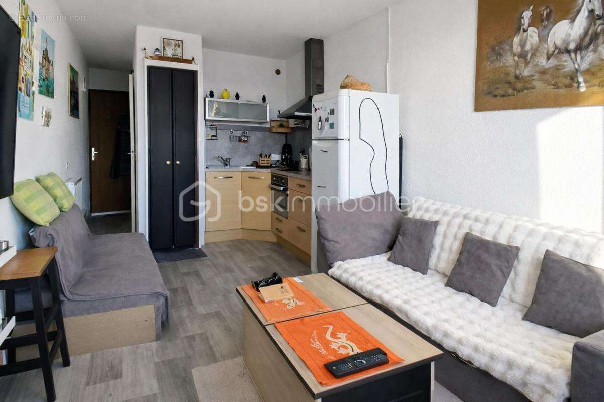 Studio cabine meublé – Lumineux et idéalement situé avec parking et cellier - photo 2