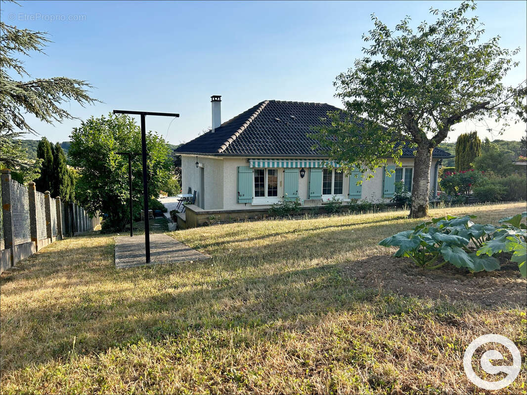 Maison à PARON