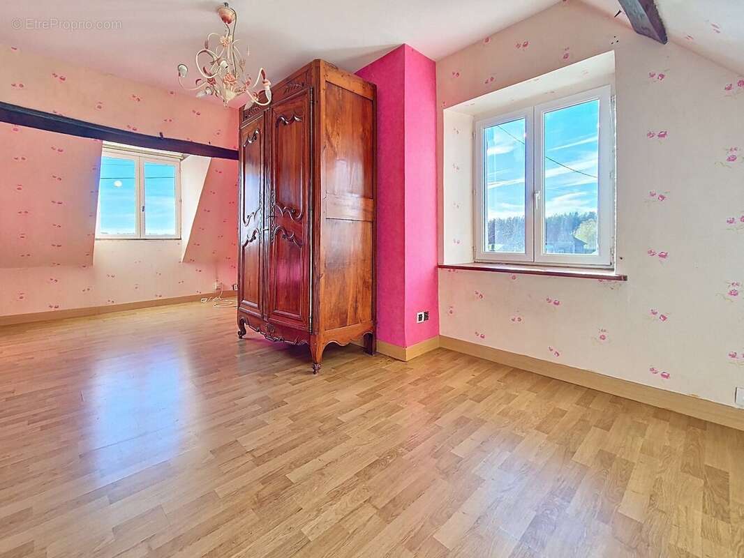 Maison à NOGENT-SUR-VERNISSON