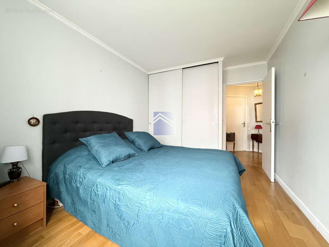 Appartement à COURBEVOIE