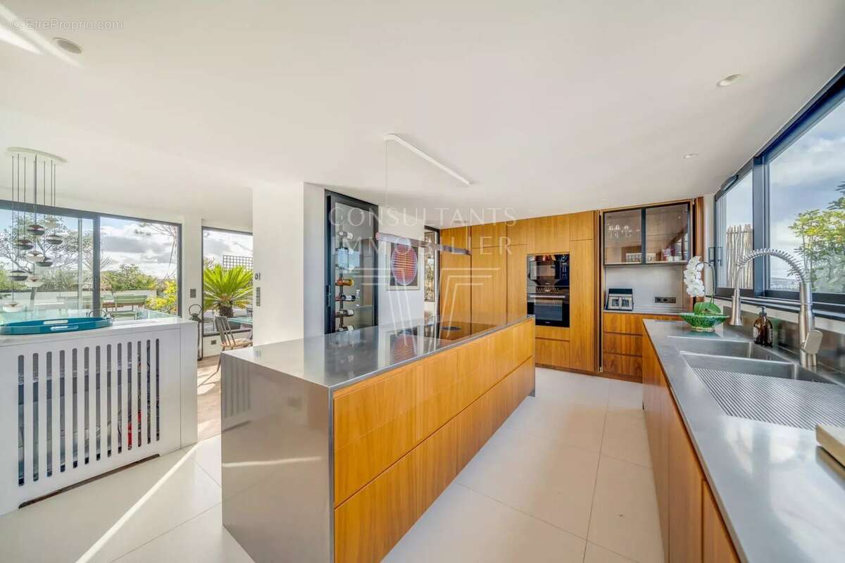 Appartement à PARIS-15E