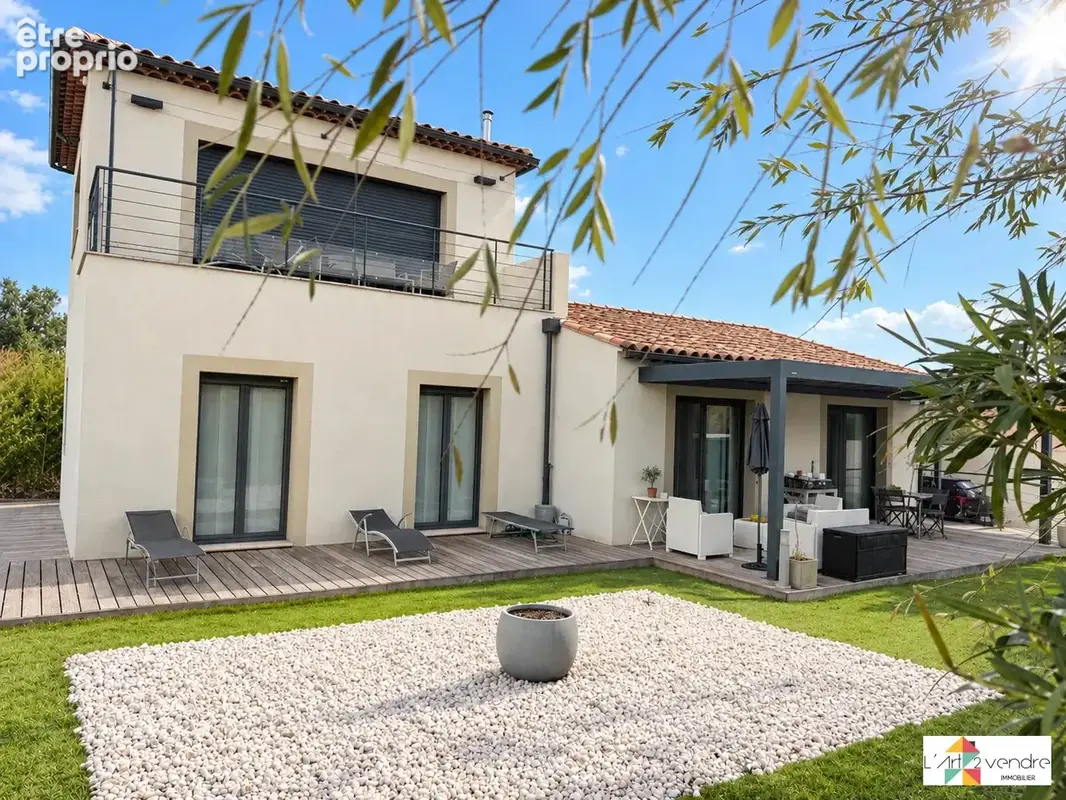 vue villa dans son ensemble