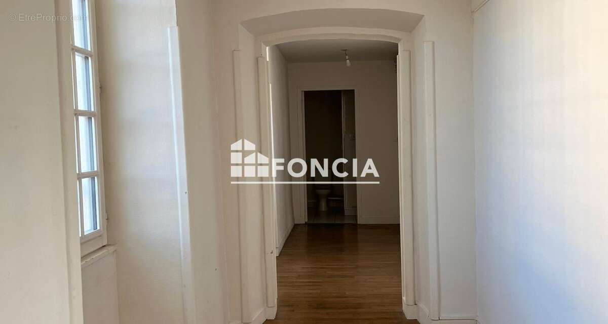 Appartement à LA FERE