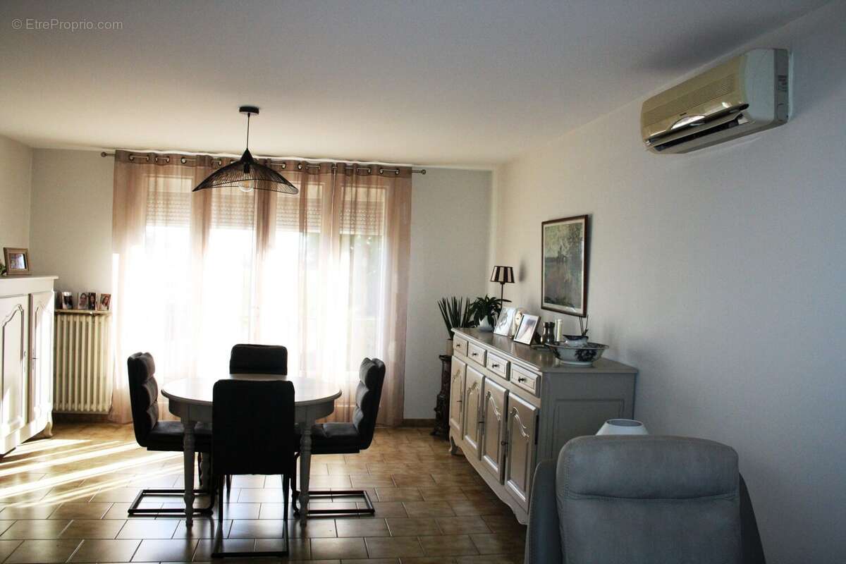 Maison 114 m² à Saint-Julien-Du-Puy  - photo 3