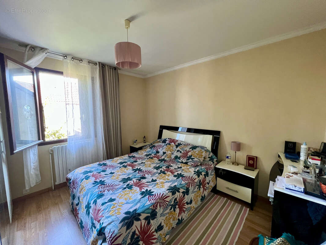 Maison à PARAY-VIEILLE-POSTE