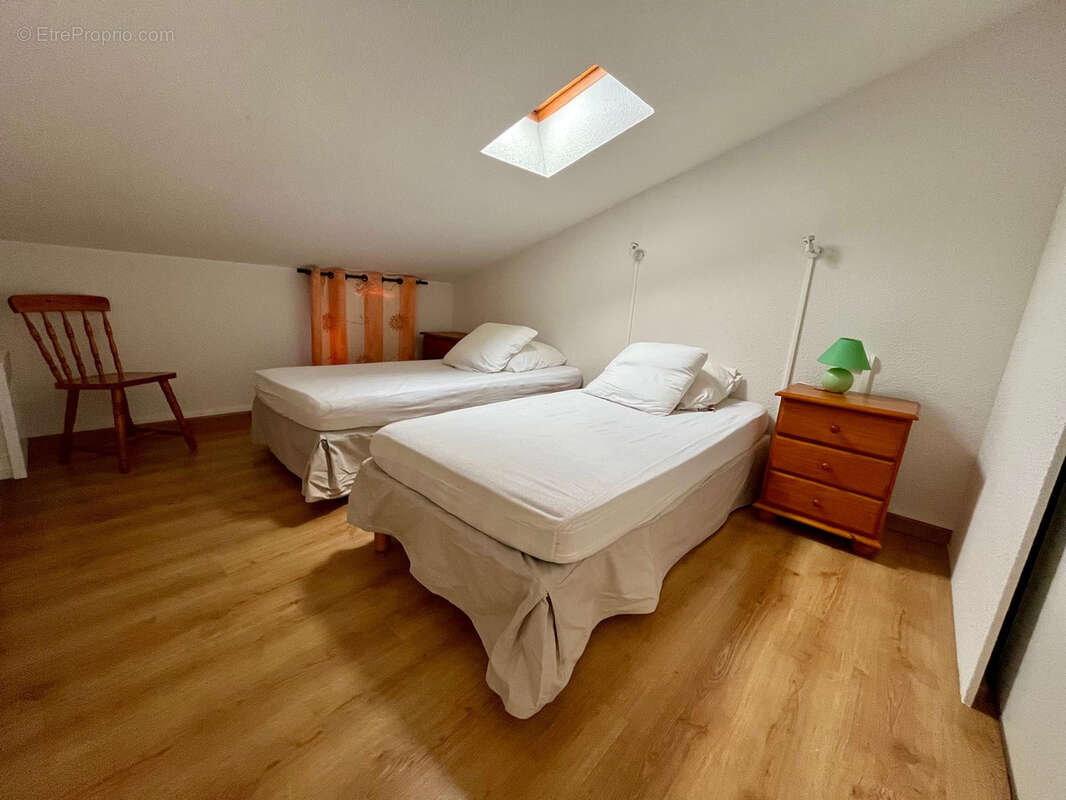 Appartement T3 duplex de 66m2 au sol vendu avec garage - LAC SALONIQUE PORT CAMARGUE - photo 8