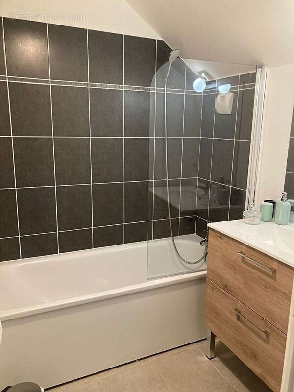 Maison à LA RIVIERE-SAINT-SAUVEUR