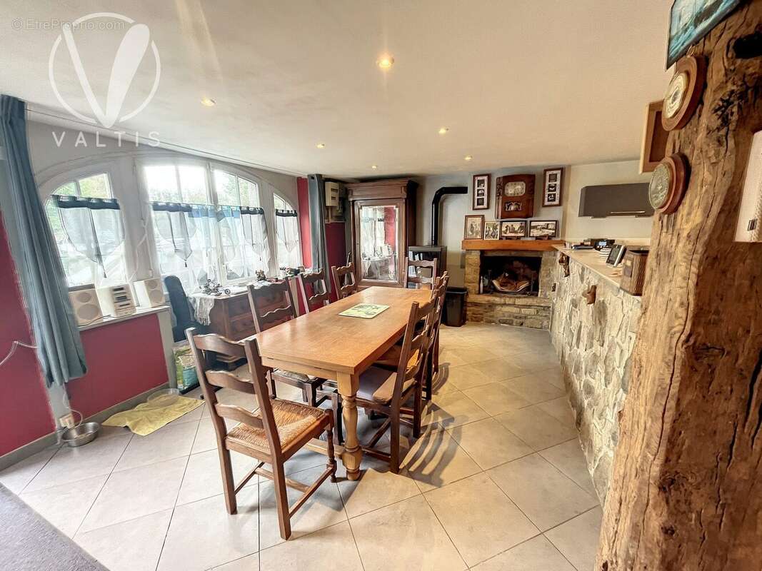 Maison 193 m² à Saint-Cast-Le-Guildo  - photo 2