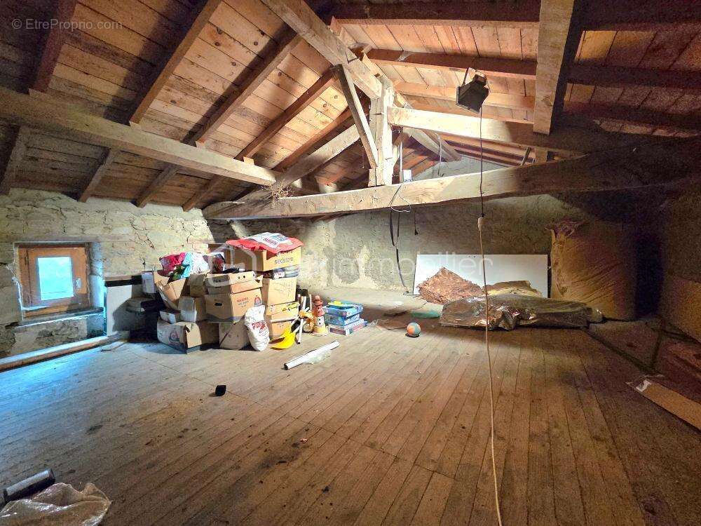 Maison à LE BUSSEAU