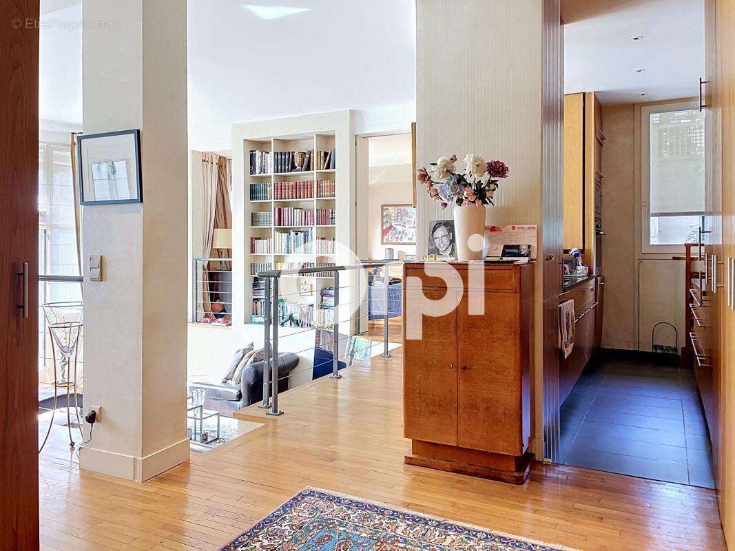 Appartement à NEUILLY-SUR-SEINE