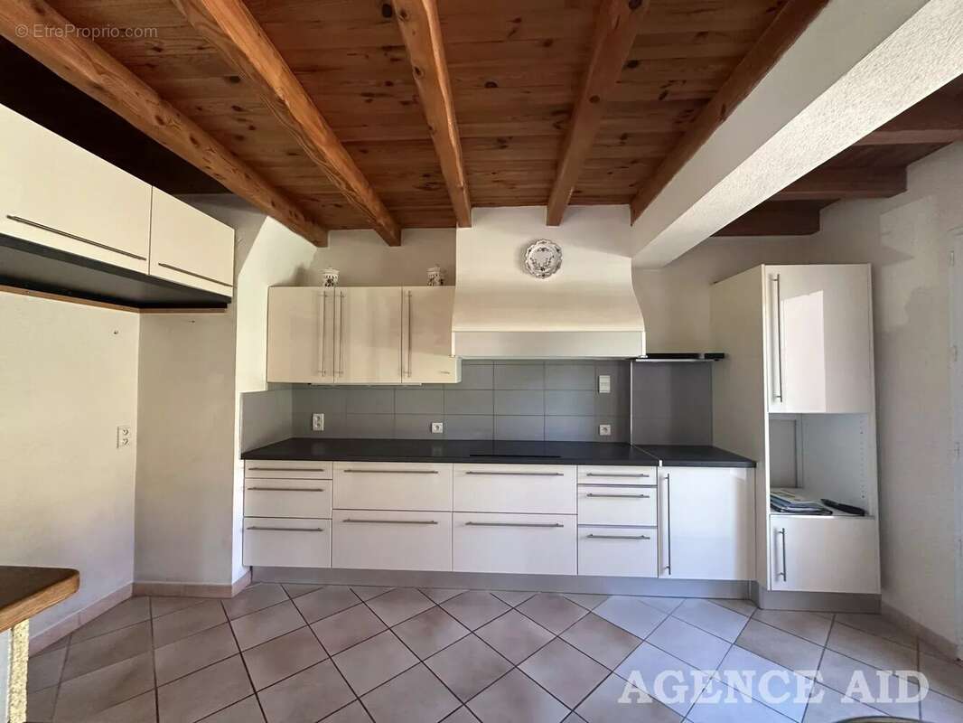 Maison à CUGES-LES-PINS