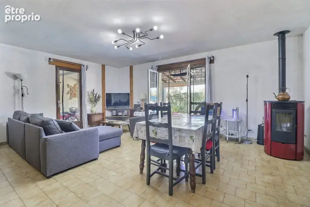 Maison 4 pièces 91 m² à vendre à Saint-Gilles (30800) - photo 5