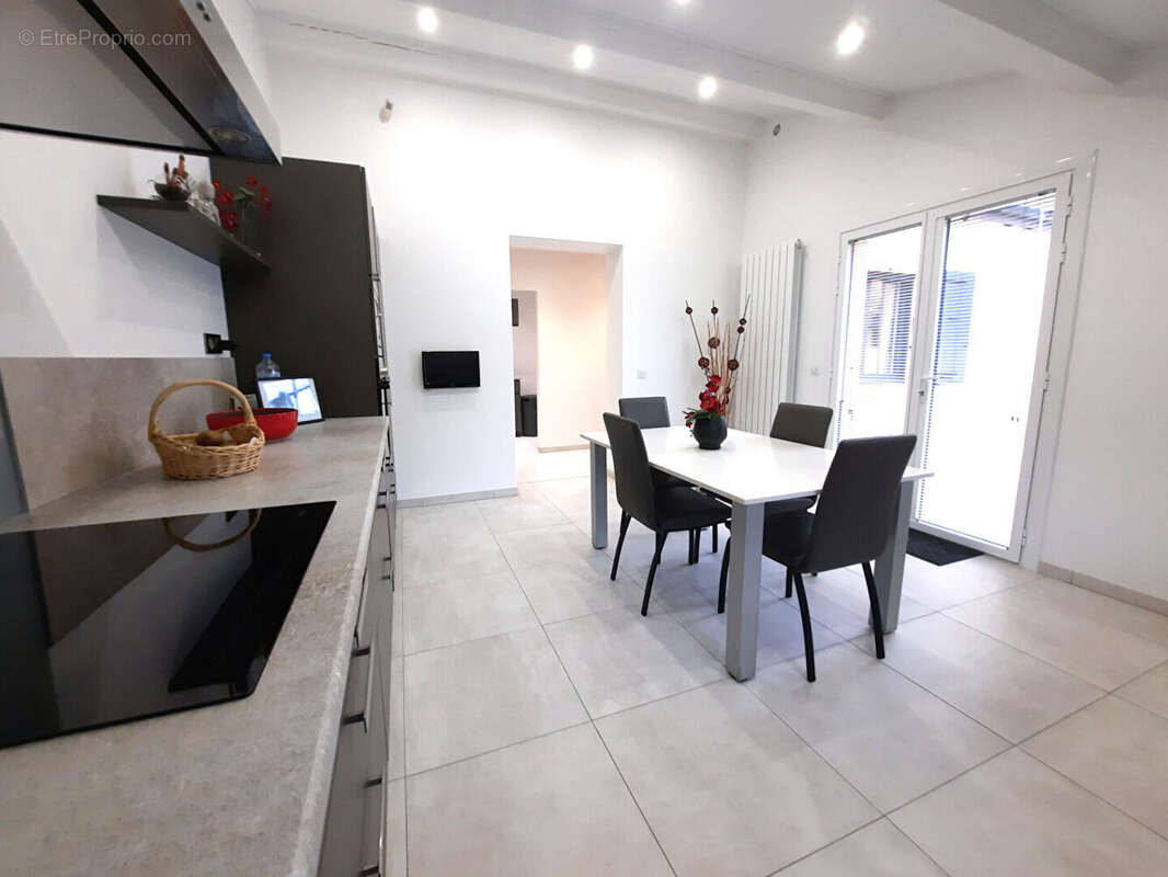 Maison à JONQUIERES