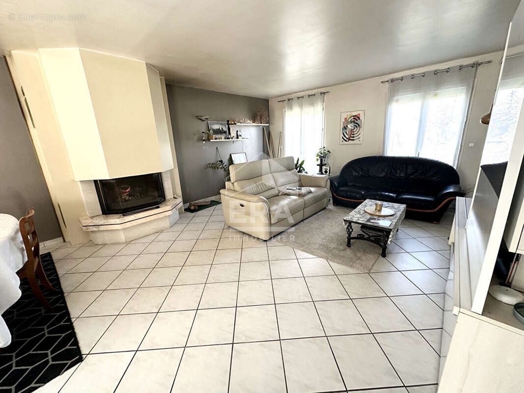 Maison à PONT-SUR-YONNE