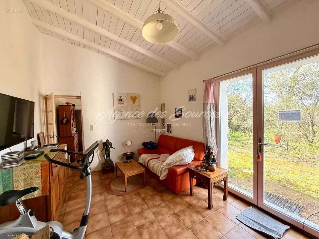 Maison à ENTRECASTEAUX