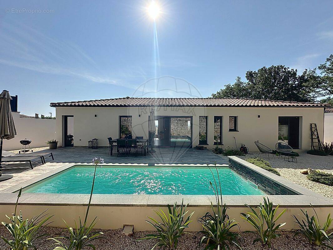 Maison à LA CALMETTE