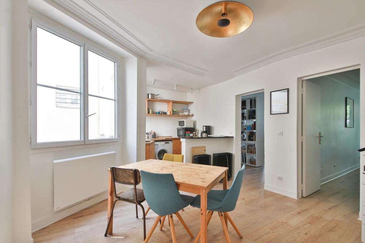 Appartement à PARIS-10E