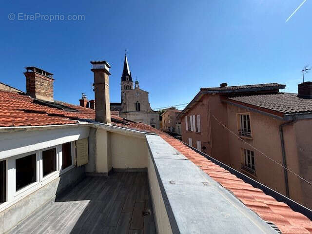 Appartement à SAINT-GENIS-LAVAL
