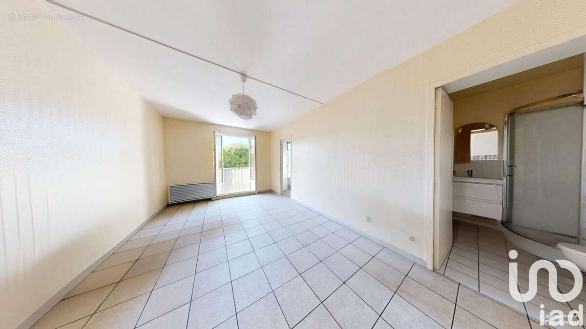 Photo 6 - Appartement à MONTEREAU-FAULT-YONNE