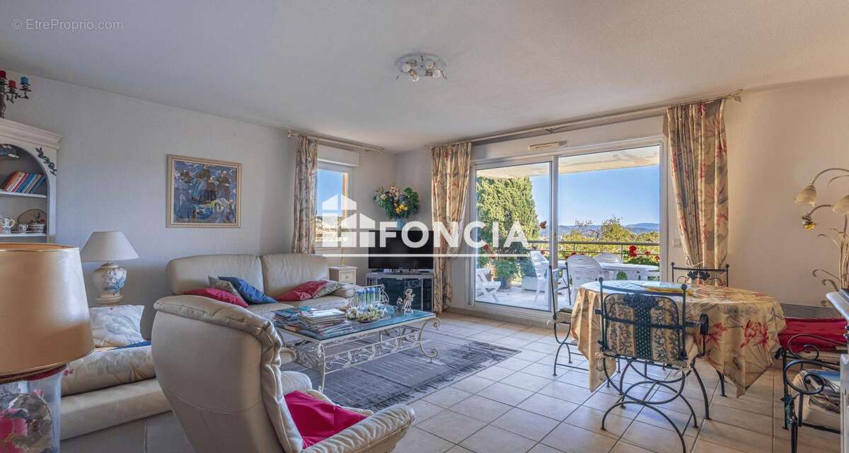 Appartement à HYERES