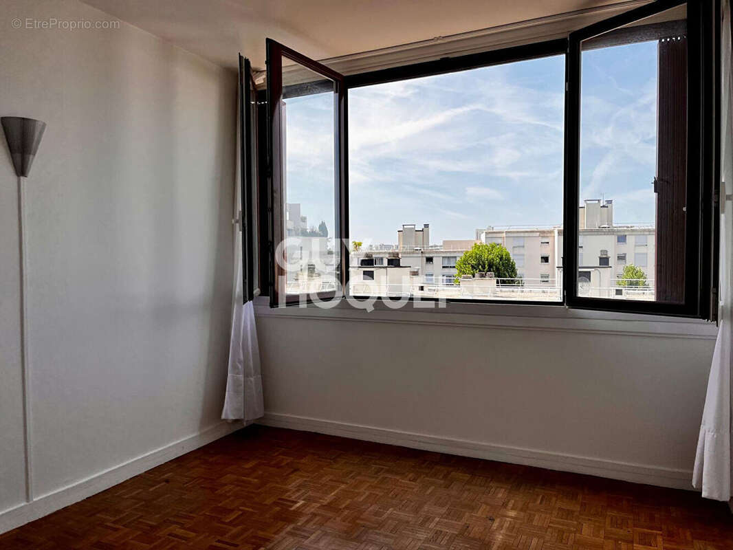 Vanves - quartier du plateau - appartement 2 pièces de 52,56 m² avec balcon - étage élevé -résidence avec gardien - photo 12