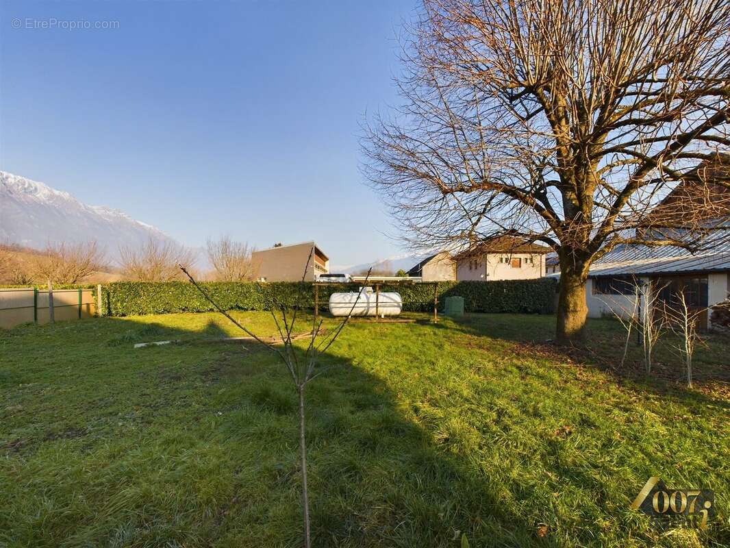 Maison à CHATEAUNEUF