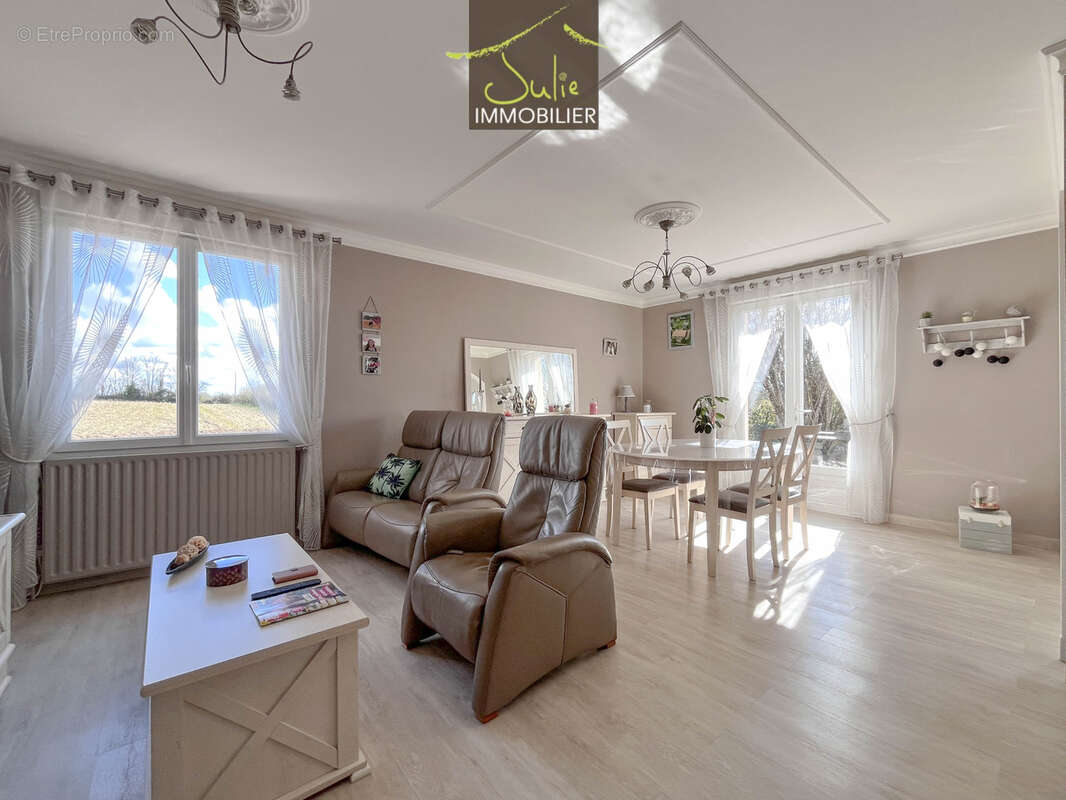 Maison à LA FORET-SUR-SEVRE