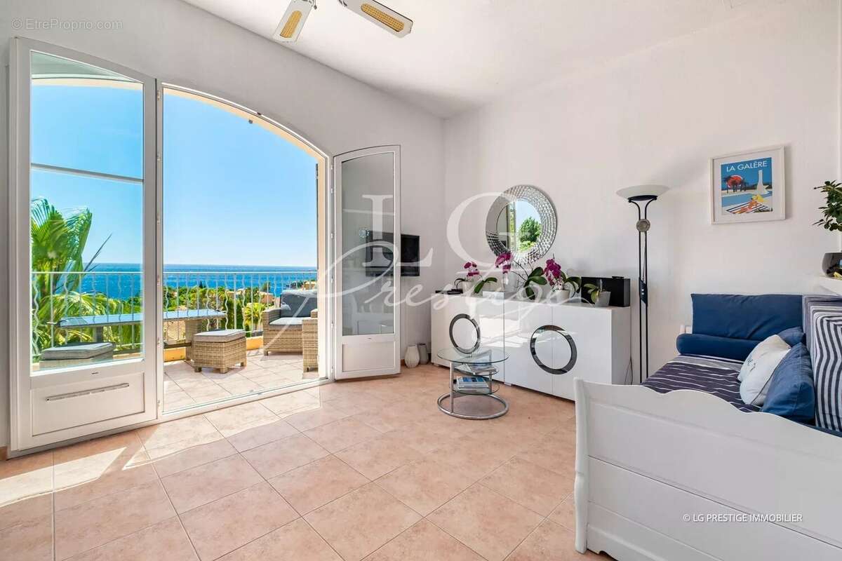 Appartement à THEOULE-SUR-MER
