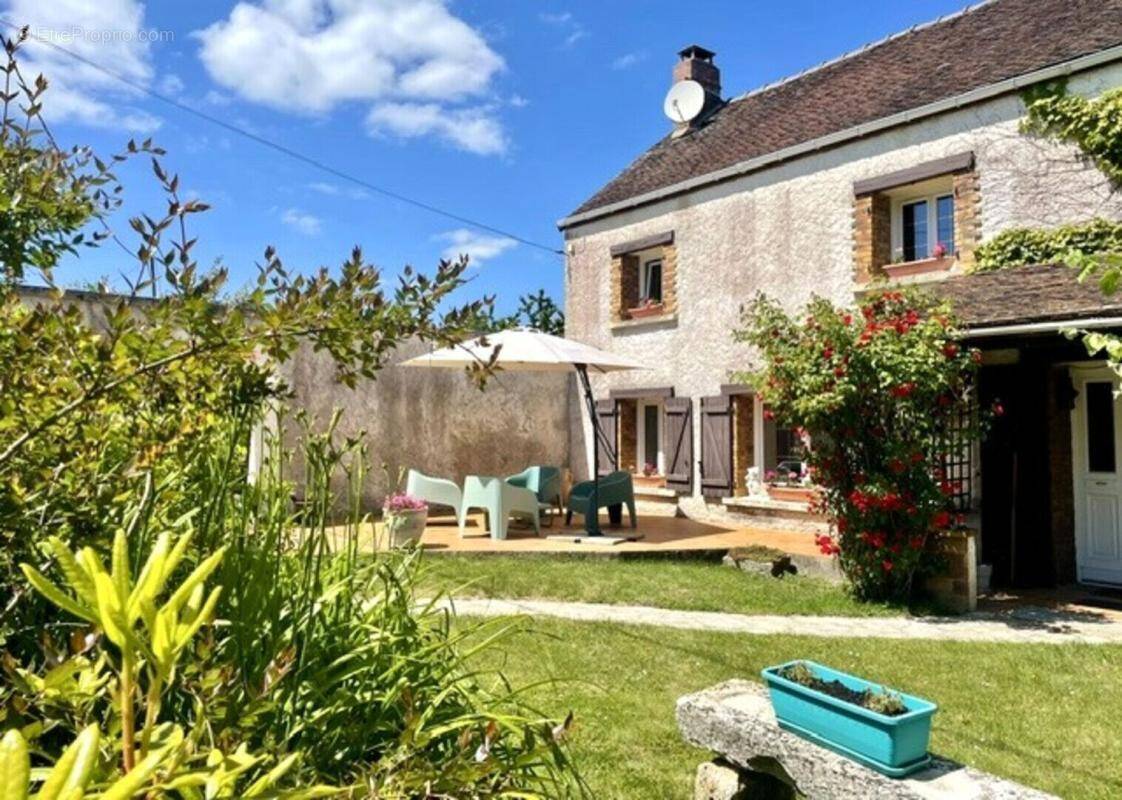 Maison à JOIGNY