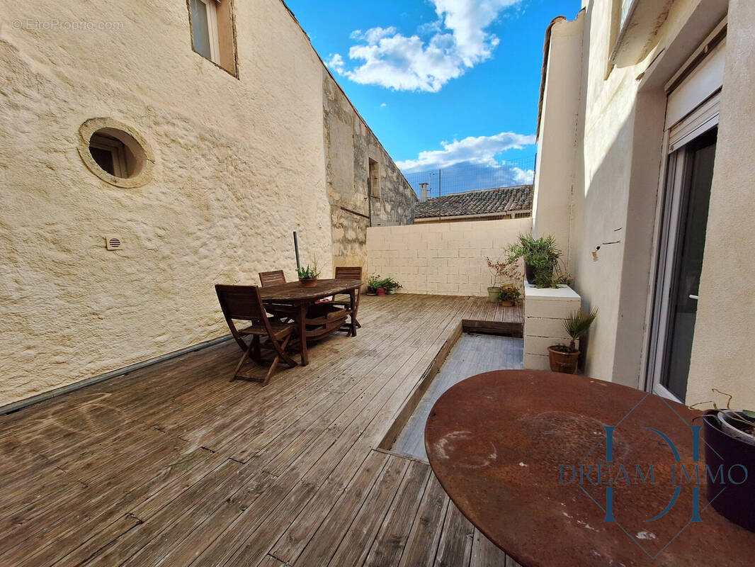 Appartement à POUSSAN