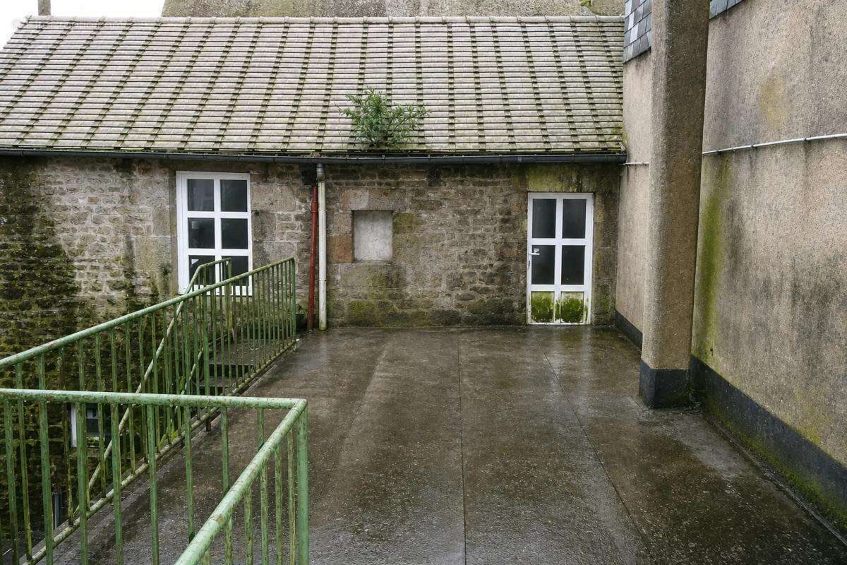 Immeuble avec potentiel à Ferté-Macé - photo 2