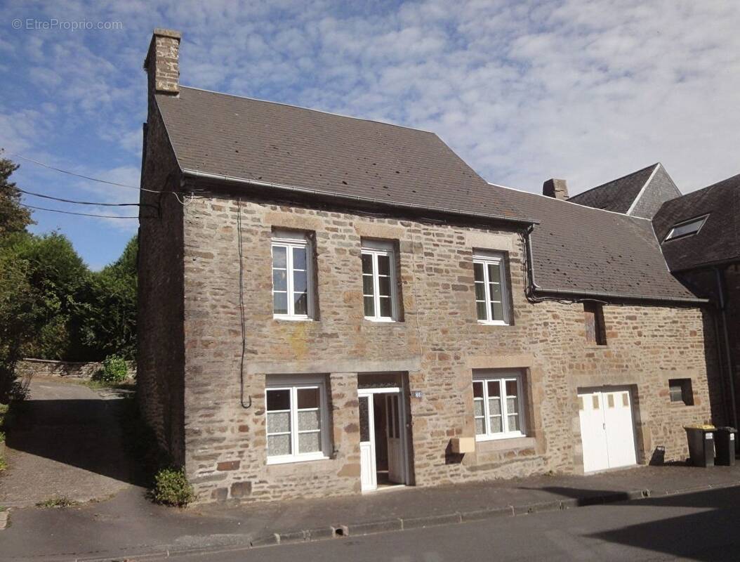 Maison à TESSY-SUR-VIRE