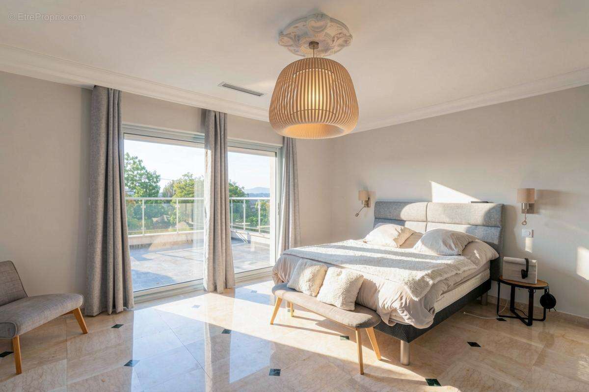 Maison 285 m² à Corbas  - photo 15