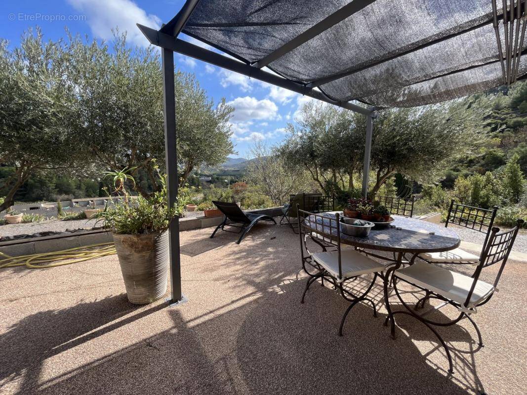 Maison à EMBRES-ET-CASTELMAURE