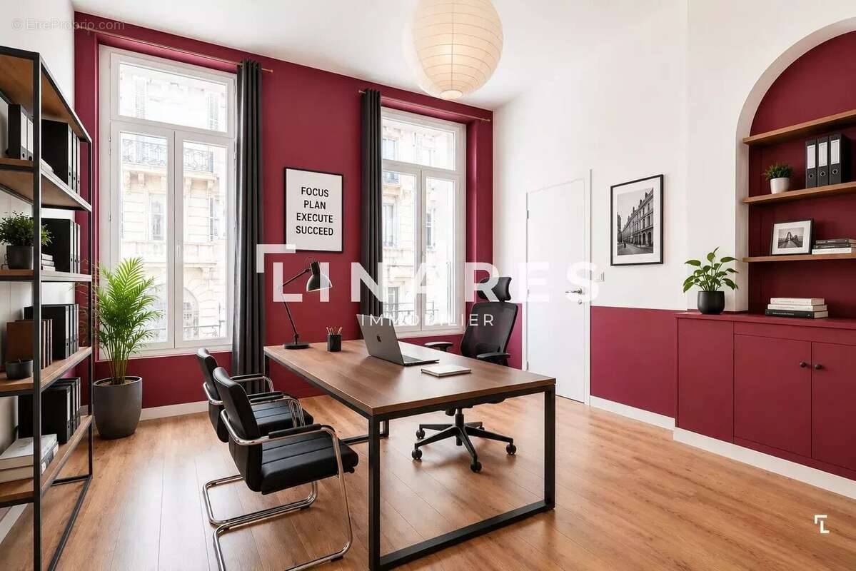OFFICE AFFAIR - Bureaux T5 de 164m2 + Mezzanine - Box (sus) - 13008 Périer - photo 3