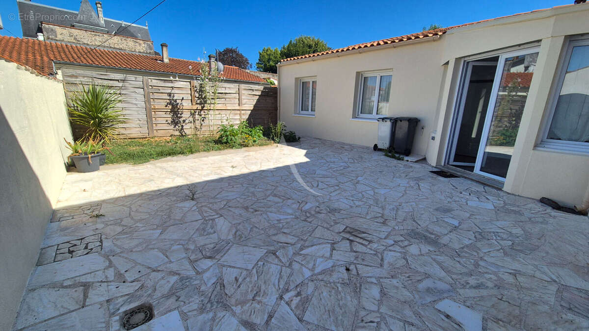 Maison en pierre rénovée de 137m2 - photo 4