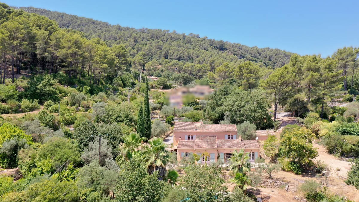 Maison à SOLLIES-VILLE