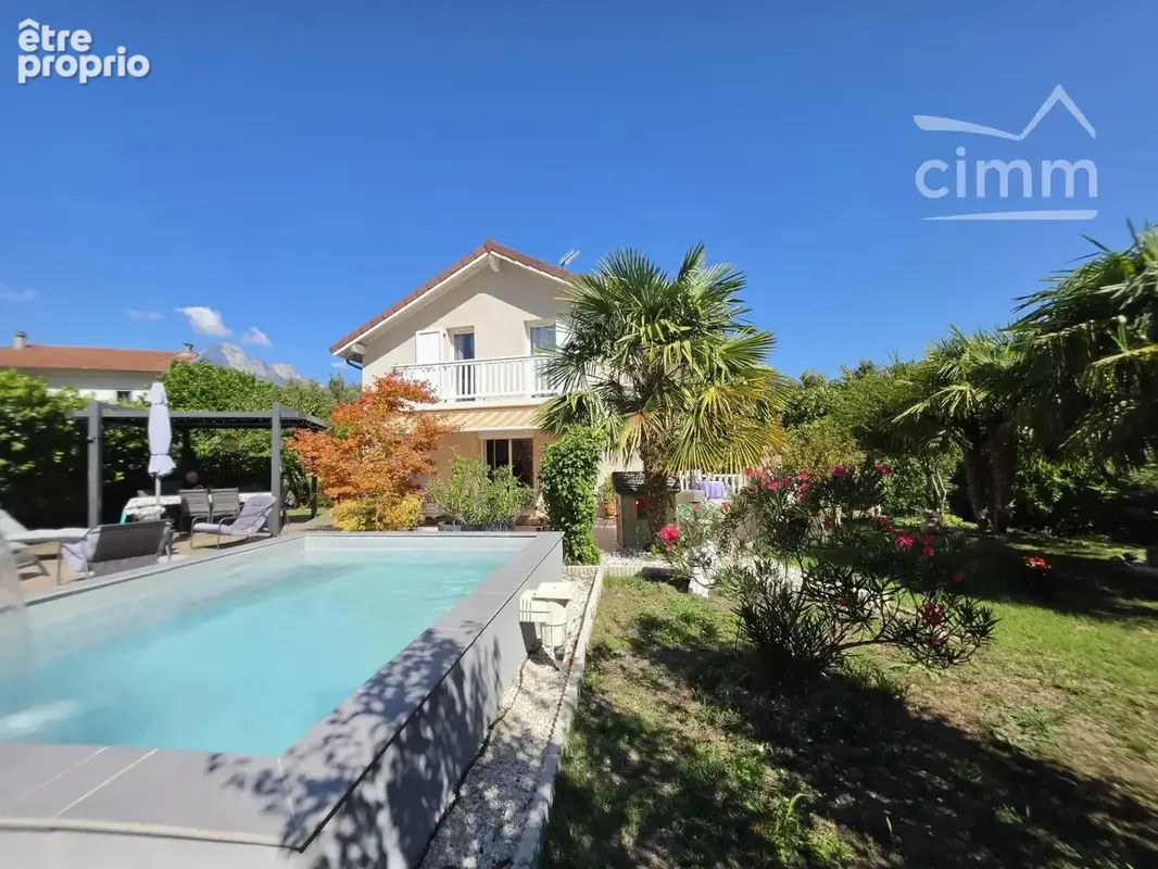Villa individuelle de 149 m² avec piscine, espace indépendant et jardin arboré de 750 m² - photo 16