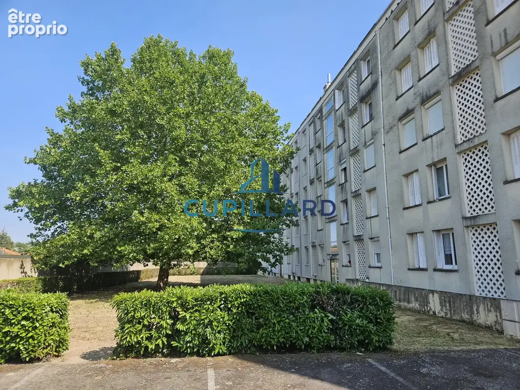 Appartement T4 avec balcon - cave et garage - Vue dégagée - photo 5