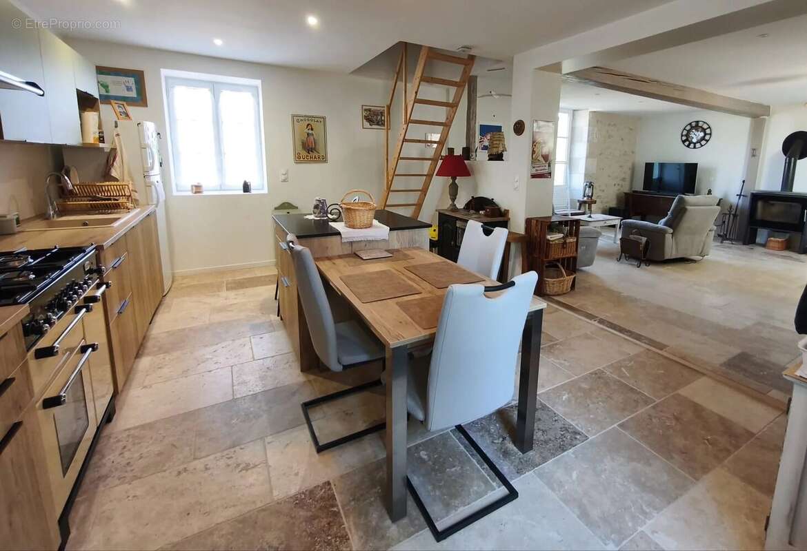 Maison en pierre avec 2 chambres - la bussiere - photo 8