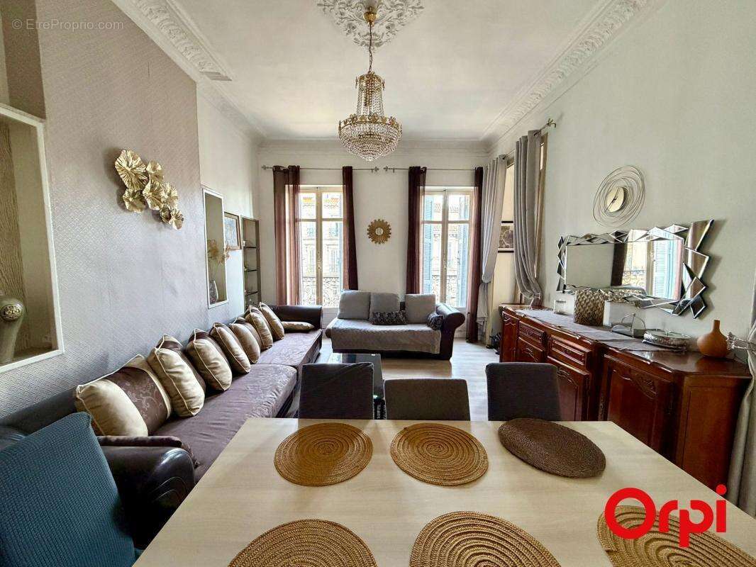 Appartement à MARSEILLE-1E
