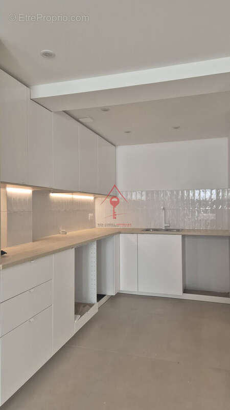 Appartement 54 m² à Marseille-5e  - photo 6