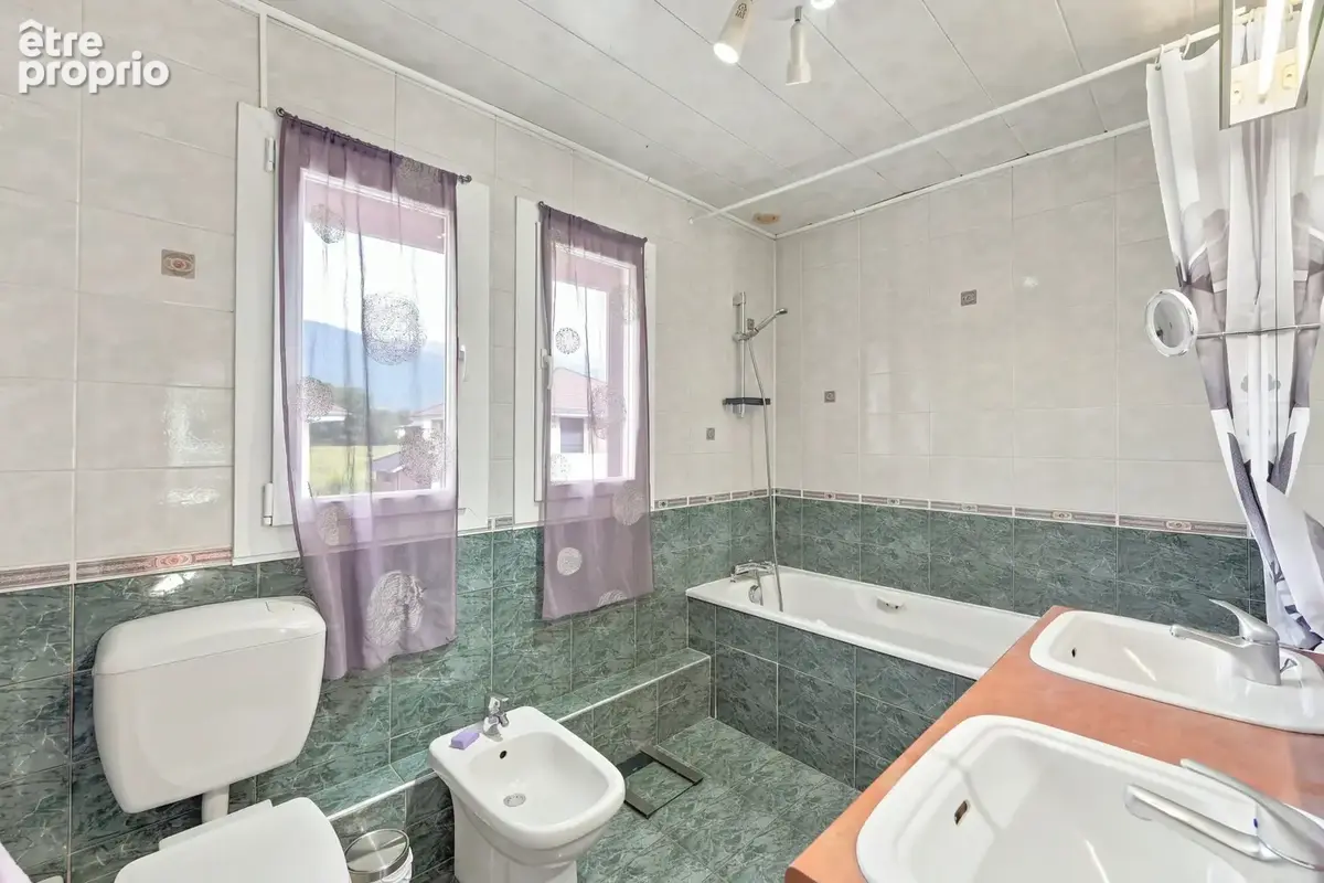 Maison à vendre 7 pièces SAINT GENIS POUILLY (01) - photo 13