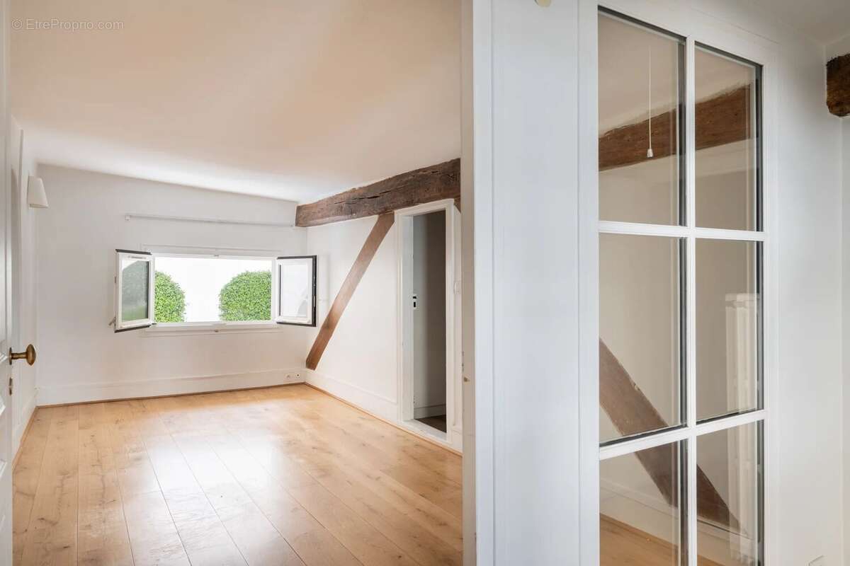Appartement à PARIS-7E