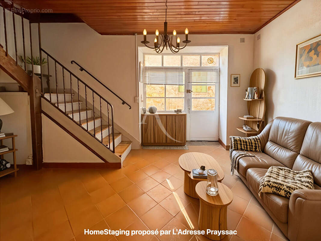 Maison à PUY-L&#039;EVEQUE