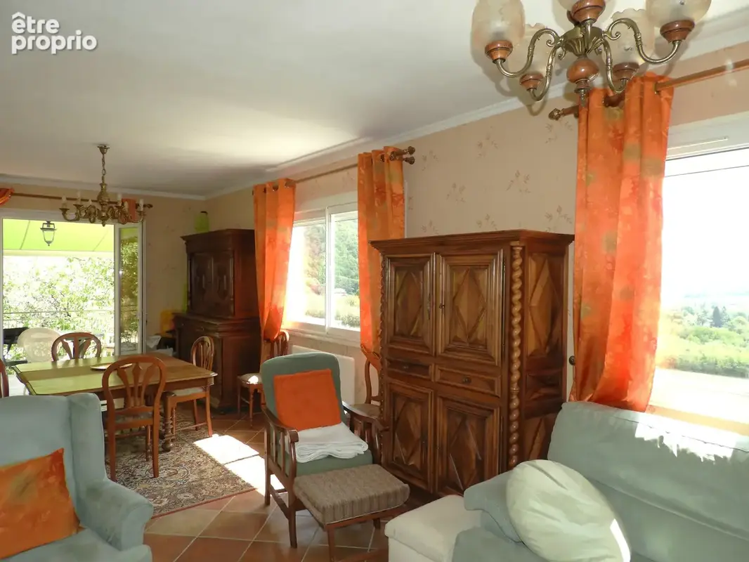 Maison de type V avec annexe dans 2040m2 de terrain. - photo 3