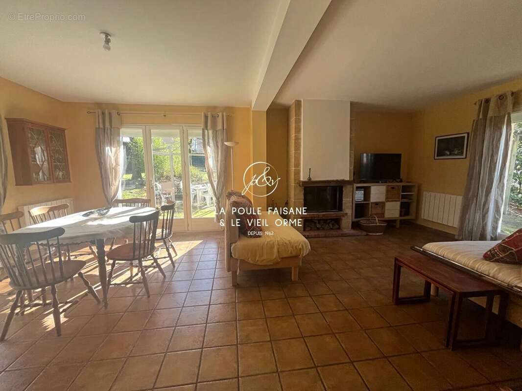 Maison à SAINT-LEGER-EN-YVELINES