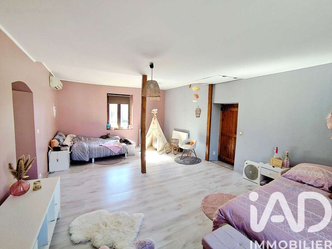 Photo 8 - Maison à MONTREUIL-AUX-LIONS