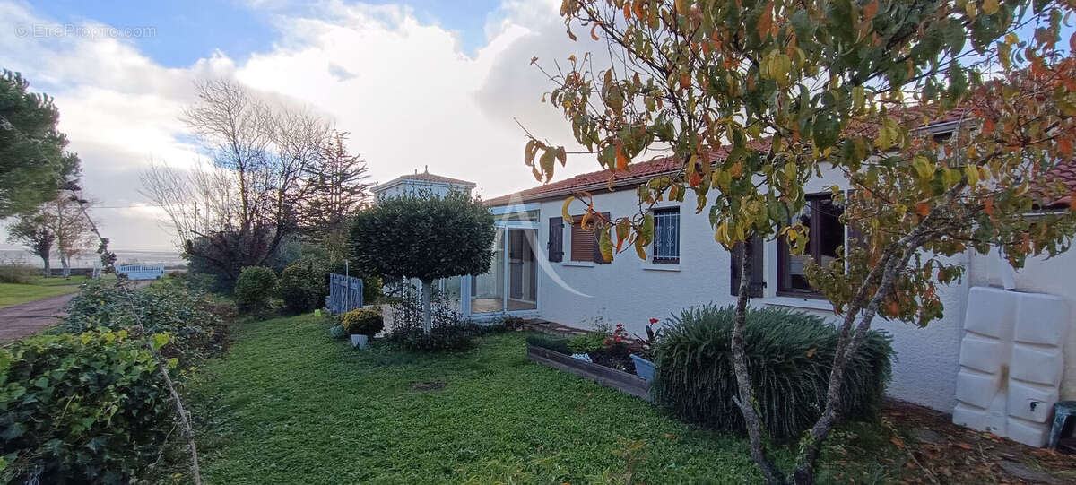 Maison à PORT-DES-BARQUES