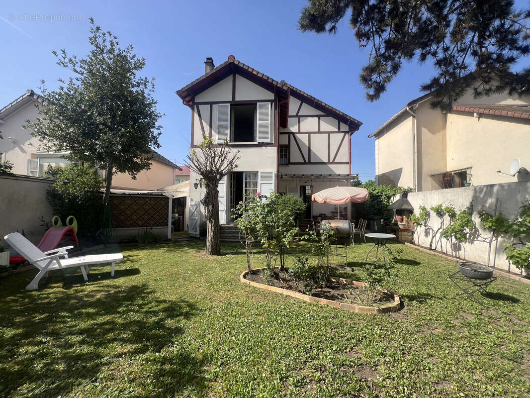 Maison à SARTROUVILLE